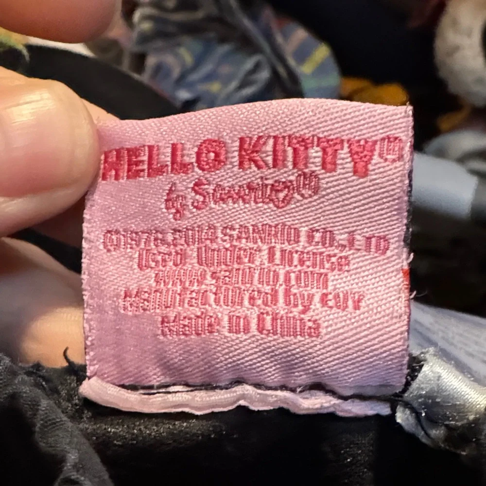 Hello Kitty Pink Label - Picture 2 of 4